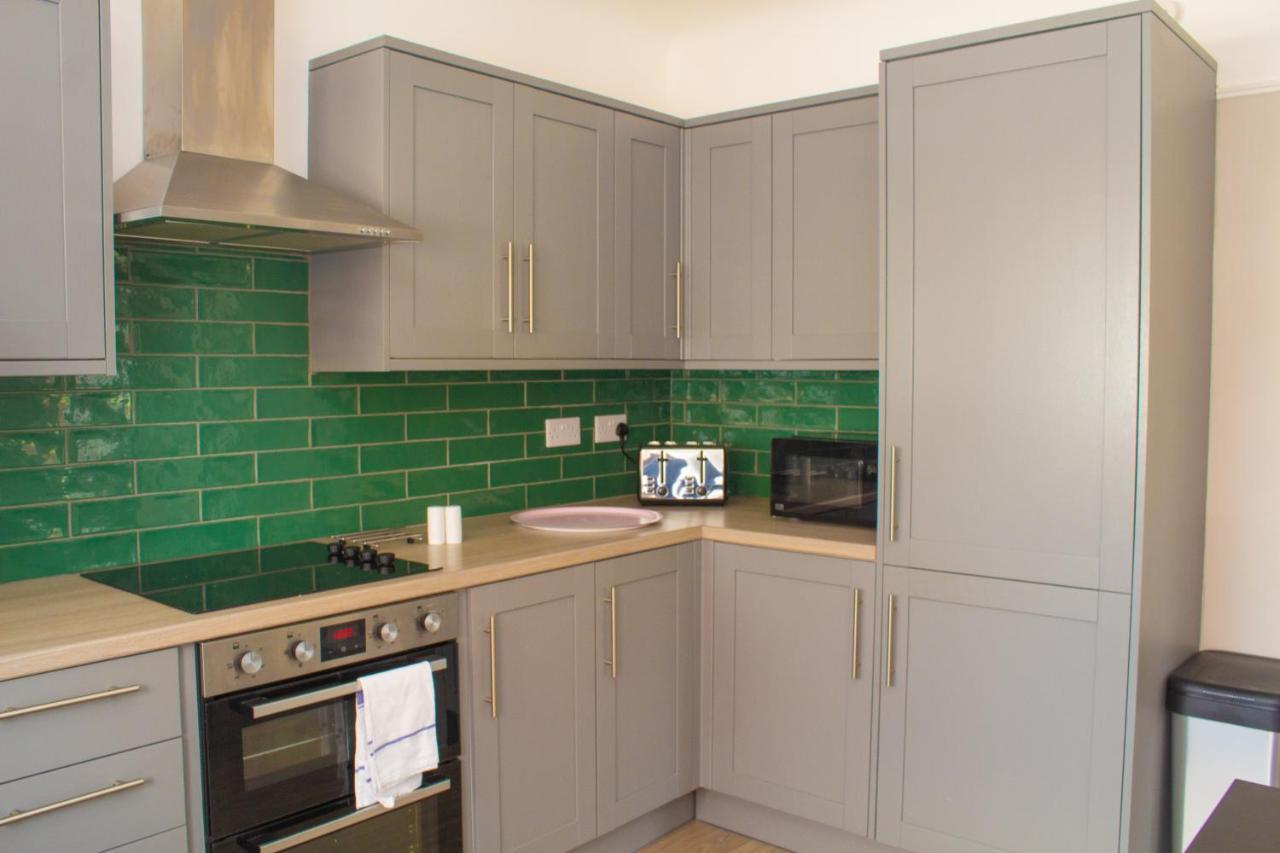Cosy 3Bed Bungalow In West Kirby, Free Parking Frankby Екстериор снимка