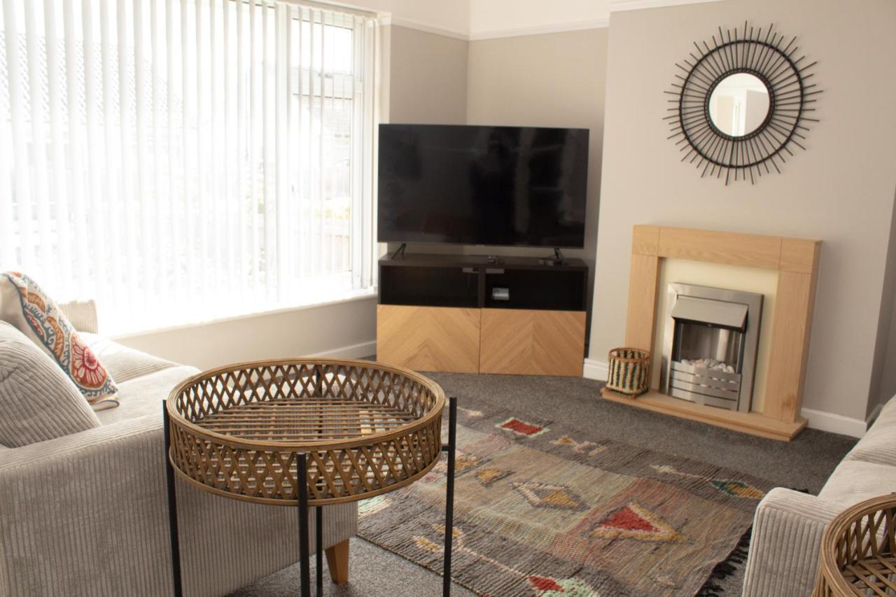 Cosy 3Bed Bungalow In West Kirby, Free Parking Frankby Екстериор снимка